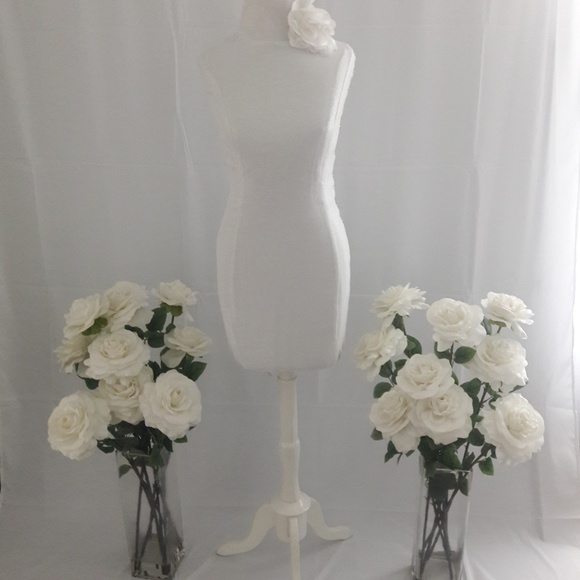 Welcome to my closet! - Picture 2 of 5